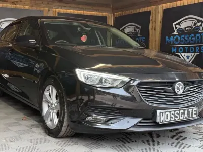 Used Vauxhall Insignia SRi 136 HP (100 kW) 2018 Black Hatchback