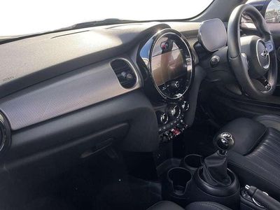 Used Mini Cooper Exclusive 134 HP (98 kW) 2023 White Hatchback