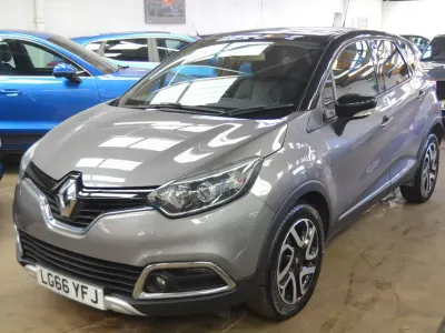 Used Renault Captur Signature 90 HP (66 kW) 2016 Grey SUV