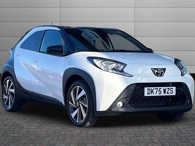Used Toyota Aygo X 72 HP (52 kW) 2025 Pure white with black SUV