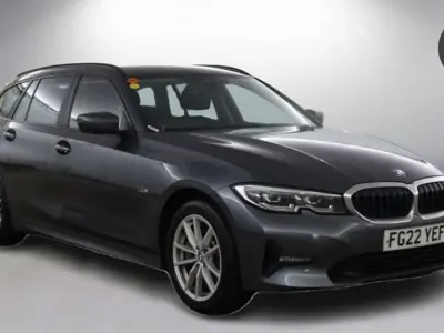 Begagnad BMW 330e Comfort Edition 288 HK (211 kW) 2022