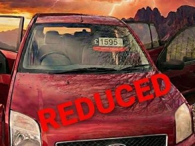 Used Ford Fusion 2002 Red Hatchback