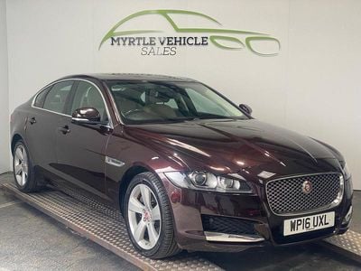 Used Jaguar XF Portfolio 180 HP (132 kW) 2016 Red Sedan