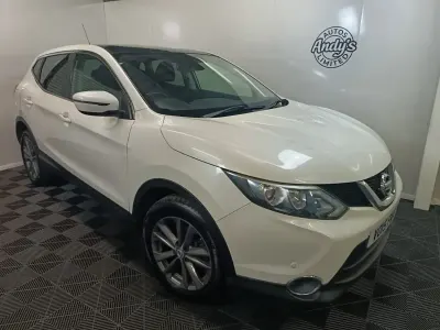 Used Nissan Qashqai Acenta+ 110 HP (80 kW) 2015 White SUV