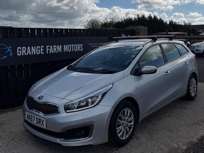 Usado Kia Ceed 134 HP (98 kW) 2017 Prateado Citadino