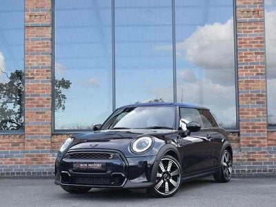 Blue/black Used 2021 Mini Cooper S Exclusive Hatchback | £20,999 (Fair price)