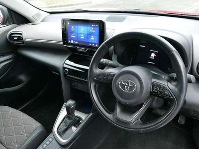 Used Toyota Yaris Cross 113 HP (83 kW) 2023 Red SUV