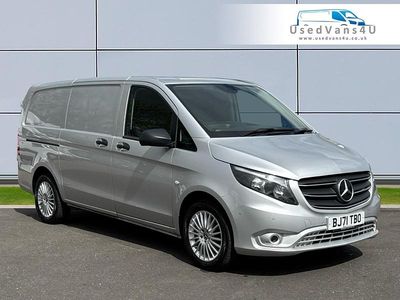 Begagnad Mercedes Vito Premium 163 HK (119 kW) 2021 Silver Van