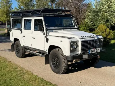 Used Land Rover Defender 122 HP (89 kW) 2014 White Pickup