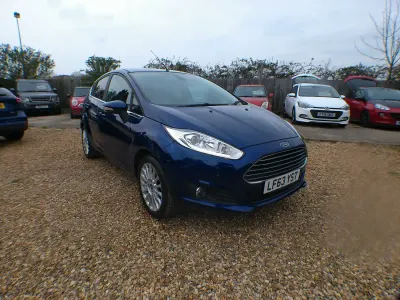 Used Ford Fiesta Titanium 105 HP (77 kW) 2013 Blue Hatchback