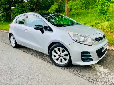Used Kia Rio 109 HP (80 kW) 2015 Silver Hatchback