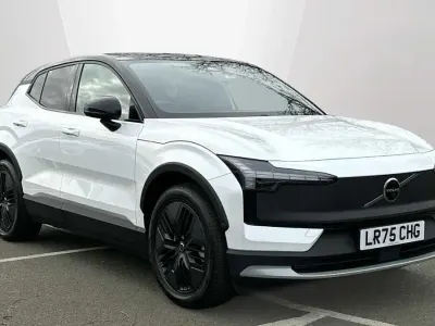 Nouă Volvo EX30 Performance 314 kW (428 CP) 2025 Alb SUV