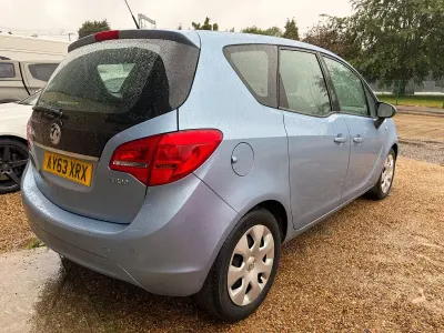 Used Vauxhall Meriva 120 HP (88 kW) 2013 Blue MPV