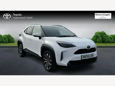 Used Toyota Yaris Hybrid Design 2024 White Hatchback