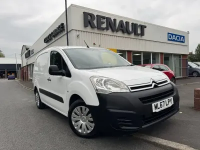 Used Citroën Berlingo 100 HP (73 kW) 2017 White MPV