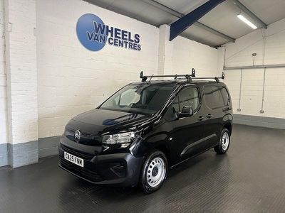 Used Citroën Berlingo 100 HP (73 kW) 2025 Black MPV