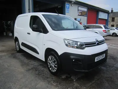 Used Citroën Berlingo 100 HP (73 kW) 2021 White MPV