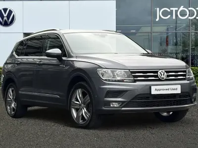 Begagnad VW Tiguan Allspace Match 150 HK (110 kW) 2019 Grå SUV