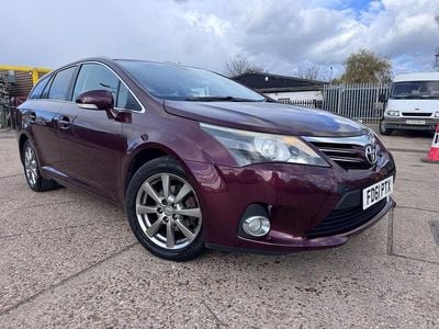 Used Toyota Avensis T4 147 HP (108 kW) 2012 Red Estate