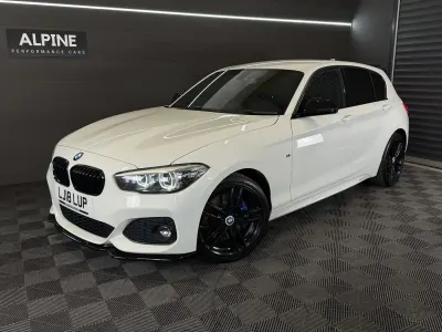 Begagnad BMW 120 M Sport 2018 Vit Halvkombi