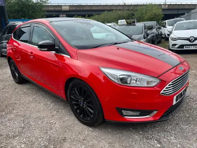 Used Ford Focus Titanium X 182 HP (133 kW) 2016 Red Hatchback