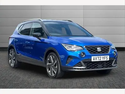 Used Seat Arona FR Sport 108 HP (79 kW) 2022 Sapphire blue with black roof SUV