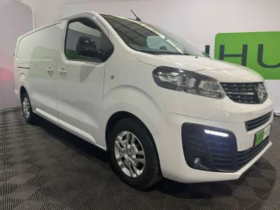 Usado Vauxhall Vivaro Sportive 100 HP (73 kW) 2022 Branco Monovolume