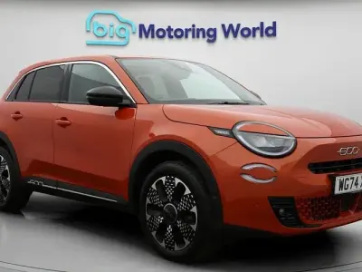 Używany Fiat 600 La Prima 101 KM (74 kW) 2024 Pomarańczowy SUV