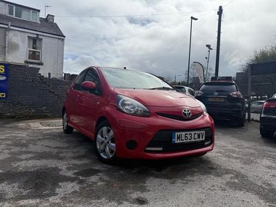 Used Toyota Aygo Style 68 HP (50 kW) 2013 Red Hatchback