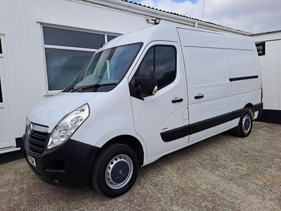 Used Vauxhall Movano 110 HP (80 kW) 2015 White MPV