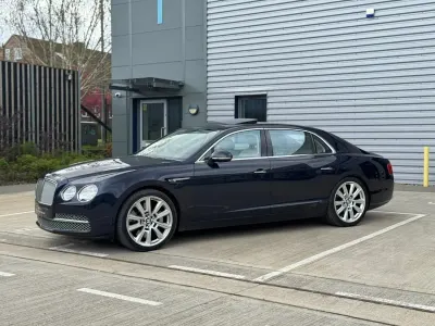 Used Bentley Flying Spur Mulliner 625 HP (459 kW) 2014 Blue Sedan
