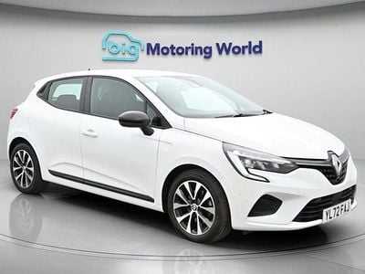 Used Renault Clio V Evolution 145 HP (106 kW) 2023 White Hatchback