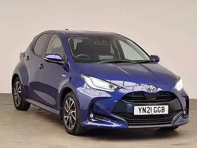 Second-hand Toyota Yaris Hybrid Design 116 CP (85 kW) 2021 Albastru Hatchback