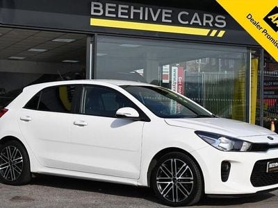 Used Kia Rio 2017 White Hatchback