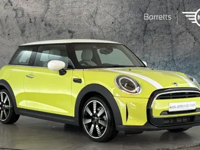 Used Mini Cooper Exclusive 134 HP (98 kW) 2023 Yellow Hatchback