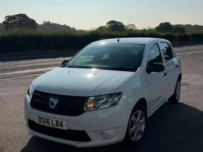 Used Dacia Sandero Ambiance 75 HP (55 kW) 2016 White Hatchback