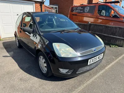 Used Ford Fiesta Ghia 79 HP (58 kW) 2005 Black Hatchback