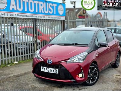 Used Toyota Yaris Hybrid Design 100 HP (73 kW) 2017