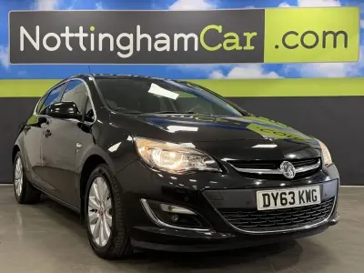 Second-hand Vauxhall Astra Elite 165 CP (121 kW) 2013 Negru Hatchback