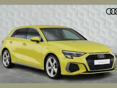 Używany Audi A3 S-Line 150 KM (110 kW) 2022 Żółty Sedan/Limuzyna