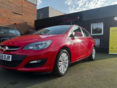 Used Vauxhall Astra Excite 2015 Red Hatchback