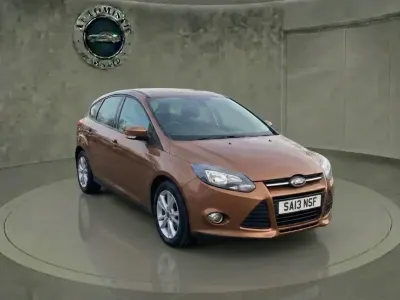 Używany Ford Focus Zetec 125 KM (91 kW) 2013 Brązowy Hatchback