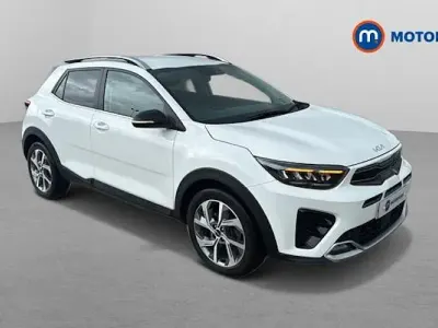 Used Kia Stonic GT-Line 120 HP (88 kW) 2023 White SUV