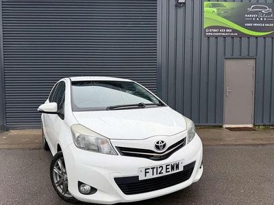 Used Toyota Yaris SR 2012 White Hatchback
