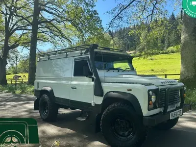 Usado Land Rover Defender 124 HP (91 kW) 2015
