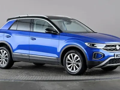 Begagnad VW T-Roc Style 110 HK (80 kW) 2023 Blå SUV