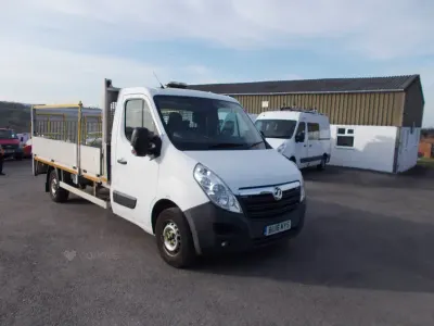 Second-hand Vauxhall Movano 130 CP (95 kW) 2018 Alb Monovolum