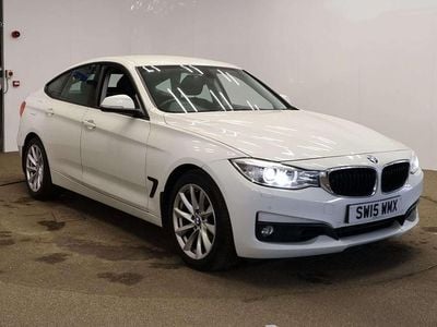 Begagnad BMW 320 Luxury Line 2015 Vit Halvkombi