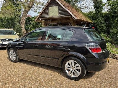 Used Vauxhall Astra 90 HP (66 kW) 2007 Black Hatchback