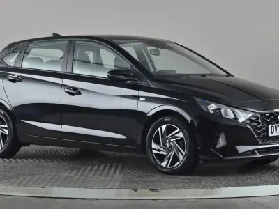 Używany Hyundai i20 SE 100 KM (73 kW) 2022 Czarny Hatchback